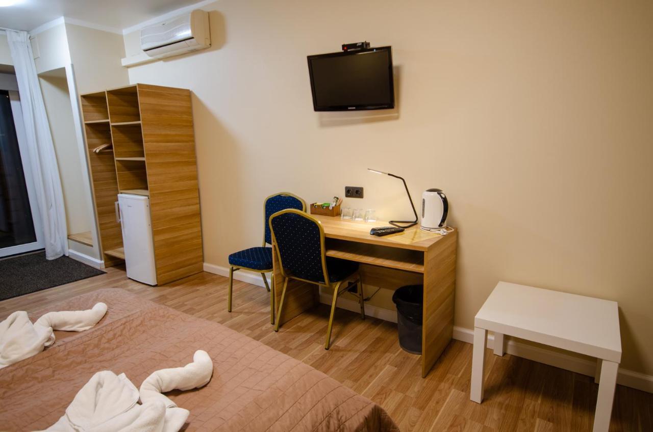 Veldzes Nams Hotel Ventspils Kültér fotó