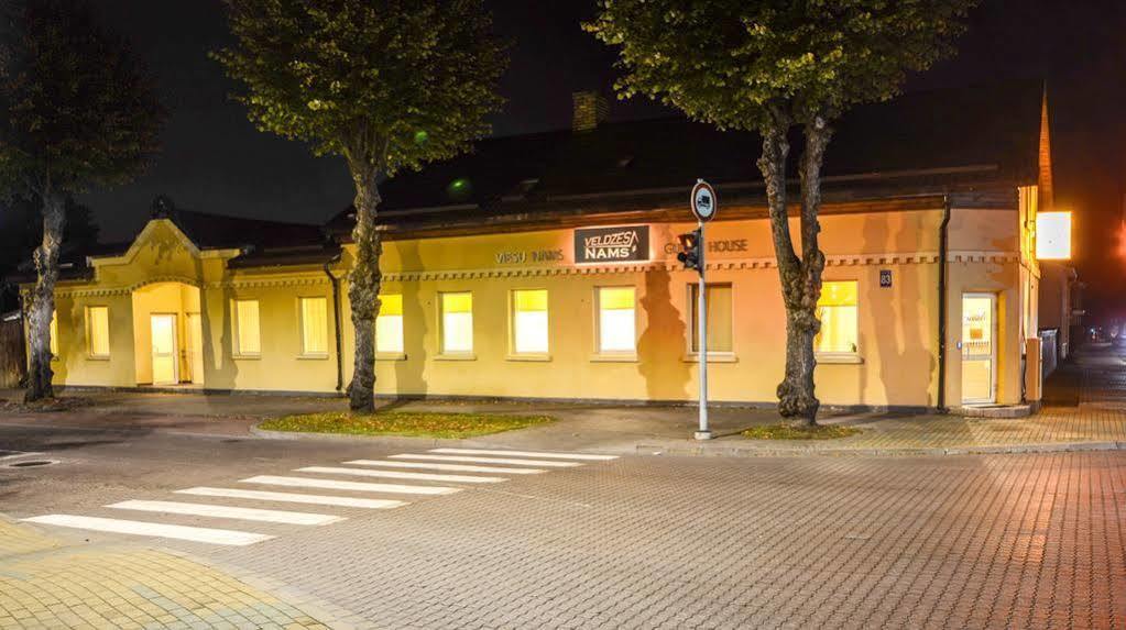 Veldzes Nams Hotel Ventspils Kültér fotó